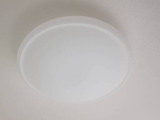 部屋の電灯をお譲りします。（6畳用、２EA)（予約完了）