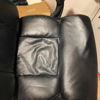 オフィスチェア レザー風  収納式足置付 ハイバック 枕付の画像