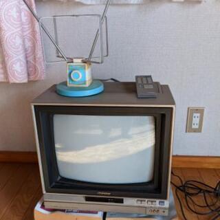 昭和レトロ感の【アナログ・ブラウン管テレビ】