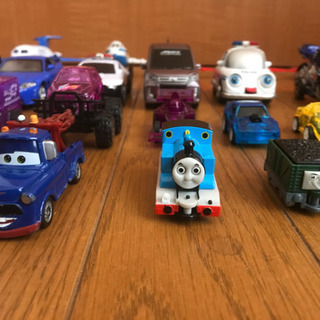 トーマス、カーズ、飛行機、バイクまとめて35台の画像