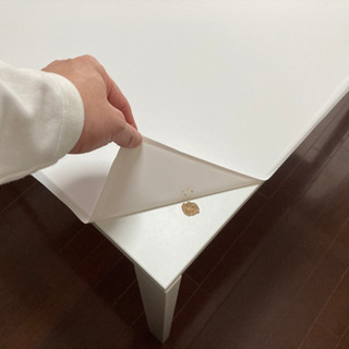 (取引完了)ダイニングテーブル(傷穴有)とチェア4脚(無料)の画像