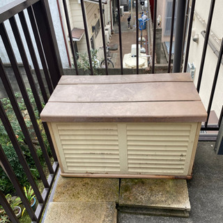 物置き差し上げます