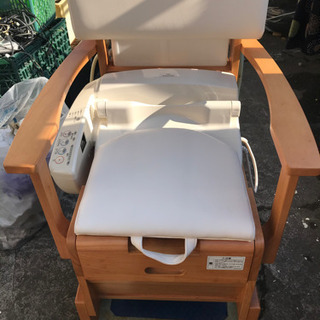ウォッシュレット付きポータブルトイレの画像