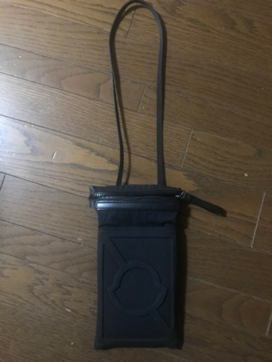 【早いもの勝ち】モンクレール　サコッシュ　ブラック