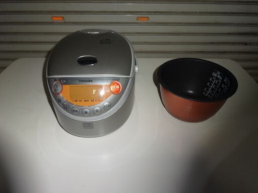 ★TOSHIBA 東芝 IH炊飯器 RC-6RX　3.5合炊き