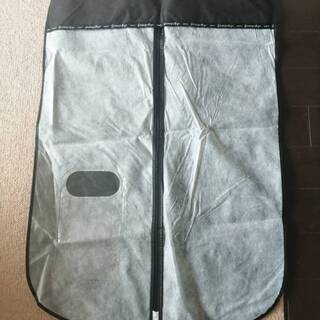 ③洋服カバー（黒）　スーツカバー　ほぼ未使用品