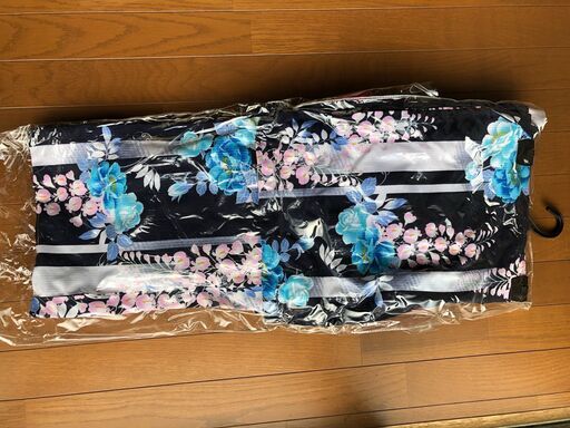 大人用　浴衣セット[黒地に花柄]　帯　下駄　かわいい収納カゴ付き