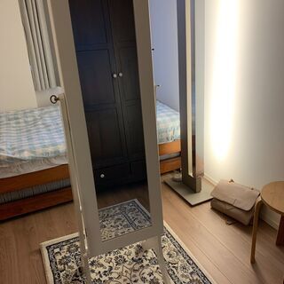 White Mirror Cabinet/ 白いミラーキャビネット