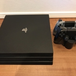 PS4 Pro（1TB）一式＋PS4コントローラ＋コントローラ充電スタンド（純正）の画像