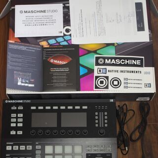 Native instruments　maschine studio　箱　ソフトウェア付属