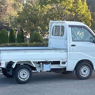 保証あり！走行２万キロ！車検２年！整備済み！ダイハツハイゼットトラック！６６０スペシャル３方開き！５MT！の画像