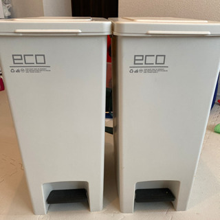 引取限定　45L ゴミ箱　2つの画像