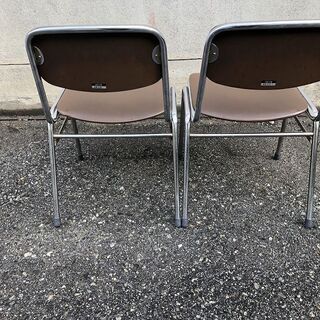 ★会議椅子★ スタッキングチェア イトーキ KR-415 2脚セット 全長約73cmの画像