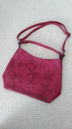 ★完売★☆新古品☆　レッド×スター・2WAYバッグ（GUSCIO）