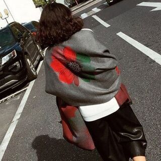 大判 ストール 花柄  リバーシブル ダークグレーの画像