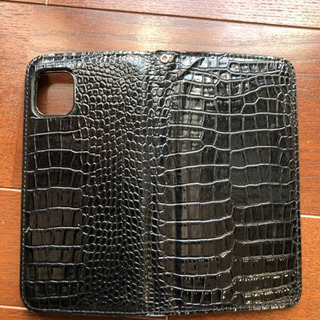 iPhone 11 クロコパターンの 手帳型スマホケースの画像
