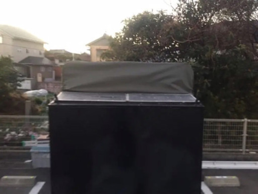 ソーラーパネル×2、ソーラーコントローラー、インバーター、LED照明