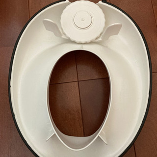 【値下げ】ベビービョルン　補助便座【中古】の画像