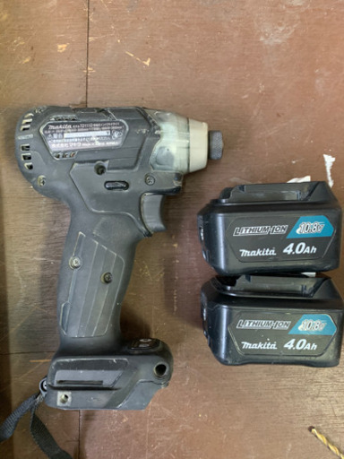207☆ マキタ　インパクトドライバ　10.8V 4.0Ah バッテリー×2 TD111D