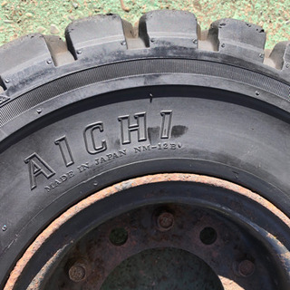 ⑥フォークリフト用タイヤ　合わせホイール付き　5.00-8/3.00　6穴　AICHI製 ME310の画像
