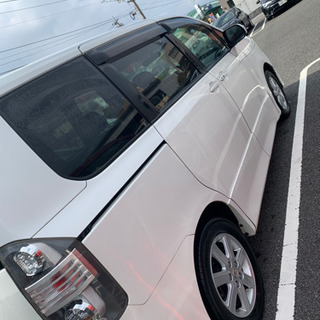 (車検整備付コミコミ価格)お待たせしました！高騰中の人気ミニバンVOXY！の画像