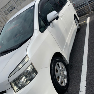 (車検整備付コミコミ価格)お待たせしました！高騰中の人気ミニバンVOXY！の画像