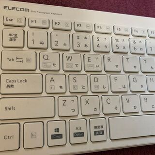 ★美品★ 2/10日まで　エレコム TK-FBP101WH(ホワイト) Bluetoothキーボード（テンキー付き） 日本語配列の画像