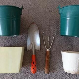 ☆☆ガーデニング グッズ~スコップ＆くまで&植木鉢４pcs.お譲...