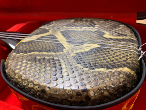 沖縄三線（ハードケース付）【お譲り決定しました。】