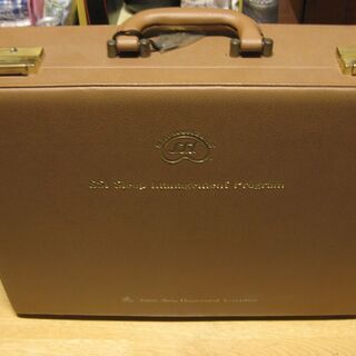 美品　トランク　ベージュの画像