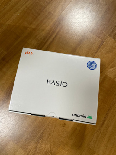 新品未使用　アンドロイド　スマホau BASIO4  シャンパンゴールド