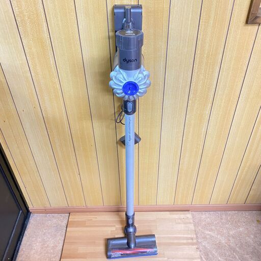 dyson　ダイソン　コードレスクリーナー　DC62