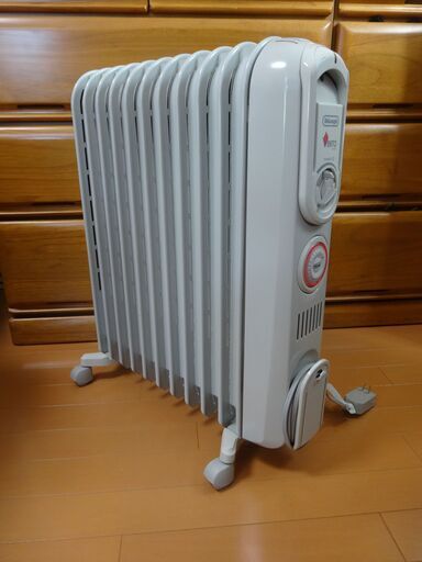 デロンギオイルヒーター1500W　カバー・説明書付き 型式　V551115EFS