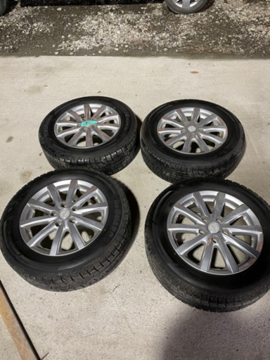 まだまだ使えます！スタッドレスアルミ付き