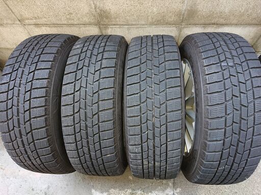 値下げ　215/60R17　2018年製バリ山スタッドレスタイヤ売ります