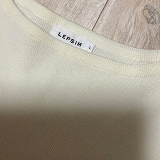 室蘭、登別手渡し可能。LEPSIMの白ニットワンピース　レディース【L】の画像
