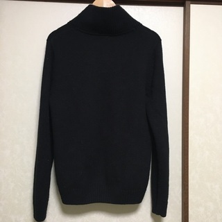 H＆MメンズMサイズ黒セーター、ニット2回のみ使用。の画像