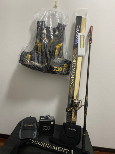 ダイワDAIWAトーナメントiso1.25 リール ライフジャケット キャップ  （バラ売り不可）