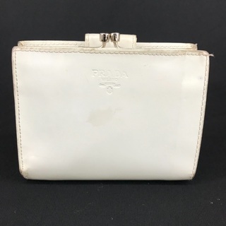 PRADAプラダ　白レザー　がま口　コンパクト折財布
