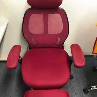 オフィスチェア　PCチェア　リモートワーク　椅子　イス　フットレスト　リクライニング　中古　ひじ掛け部分に汚れあり　①　の画像