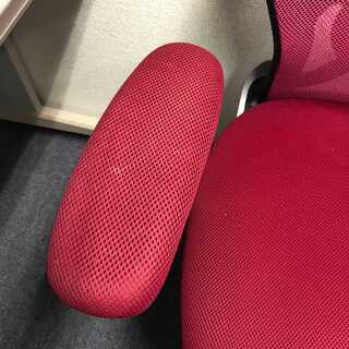 オフィスチェア　PCチェア　リモートワーク　椅子　イス　フットレスト　リクライニング　中古　ひじ掛け部分に汚れあり　①　の画像