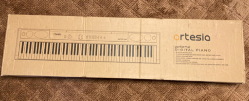 電子ピアノ　30000円