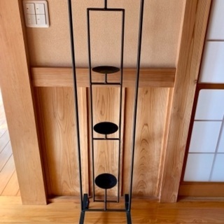 アイアン(鉄)製のキャンドル立て