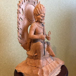 木彫り像の画像