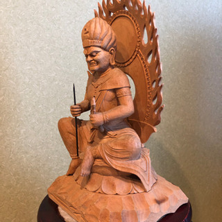 木彫り像の画像