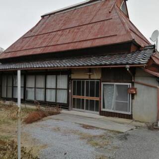 かや葺きの家