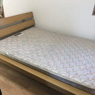 ダブルベッド【送料込み】