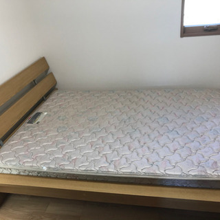 ダブルベッド【送料込み】の画像