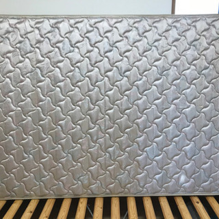 ダブルベッド【送料込み】の画像