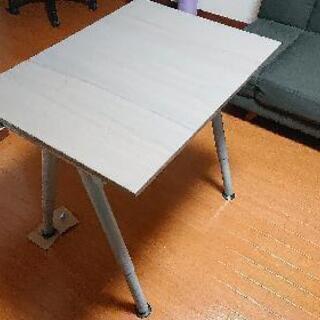勉強机　デスク　IKEAの画像
